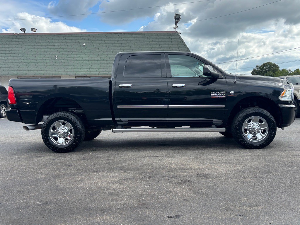 2018 RAM 2500 Image 3