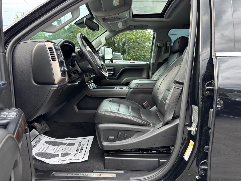 2019 GMC Sierra Image 17