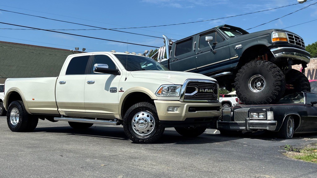 2017 RAM 3500 Image 1