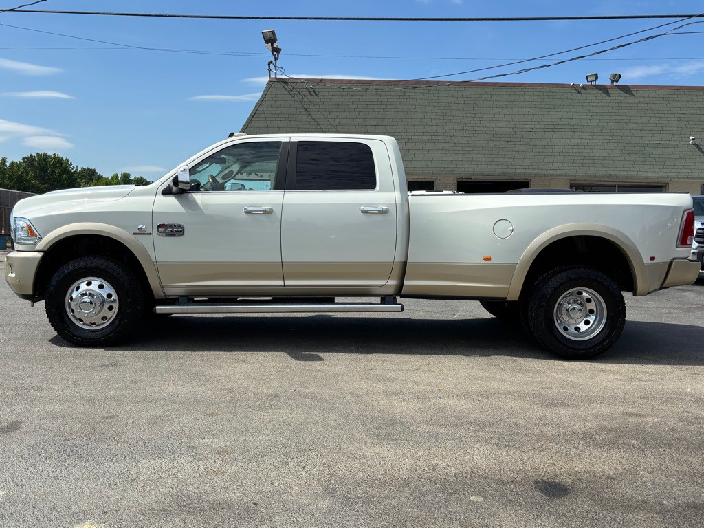 2017 RAM 3500 Image 8