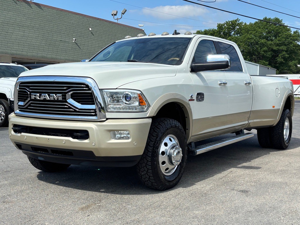 2017 RAM 3500 Image 9