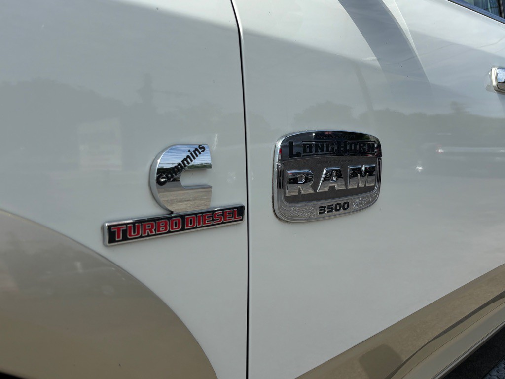 2017 RAM 3500 Image 11