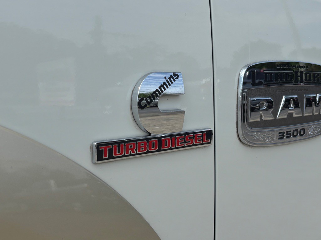 2017 RAM 3500 Image 12