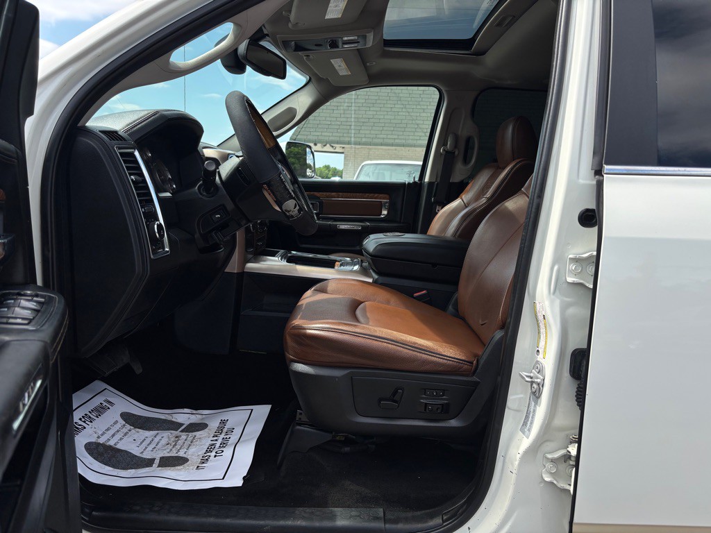 2017 RAM 3500 Image 17