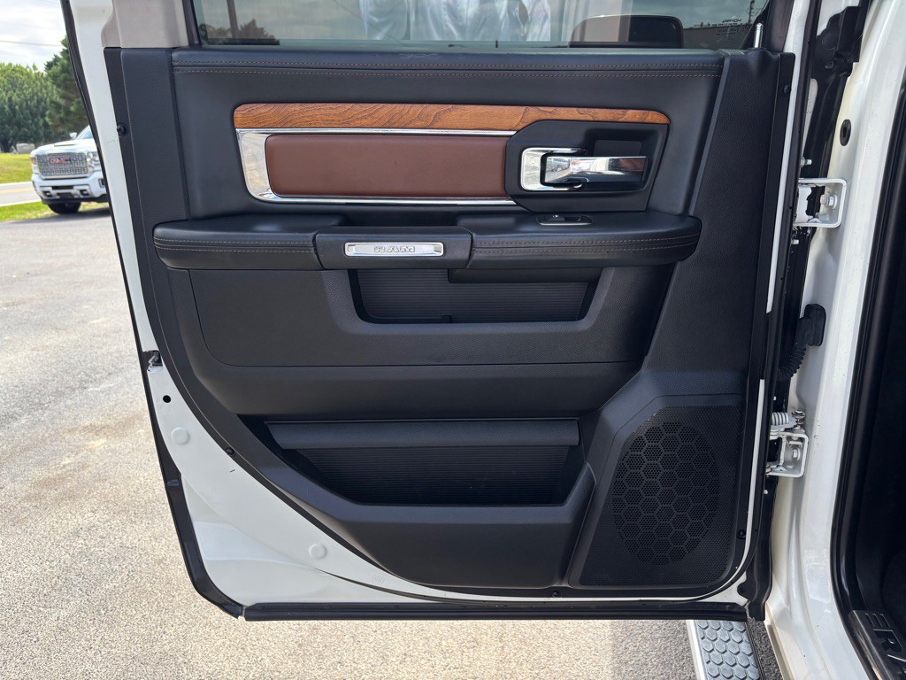 2017 RAM 3500 Image 22