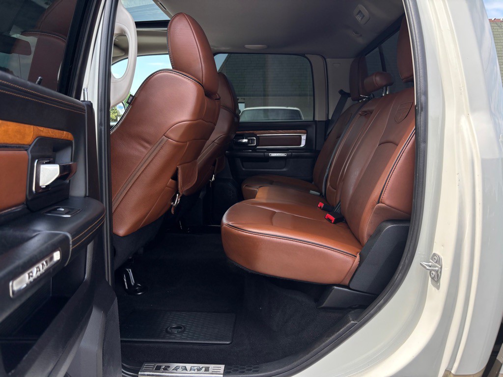 2017 RAM 3500 Image 23