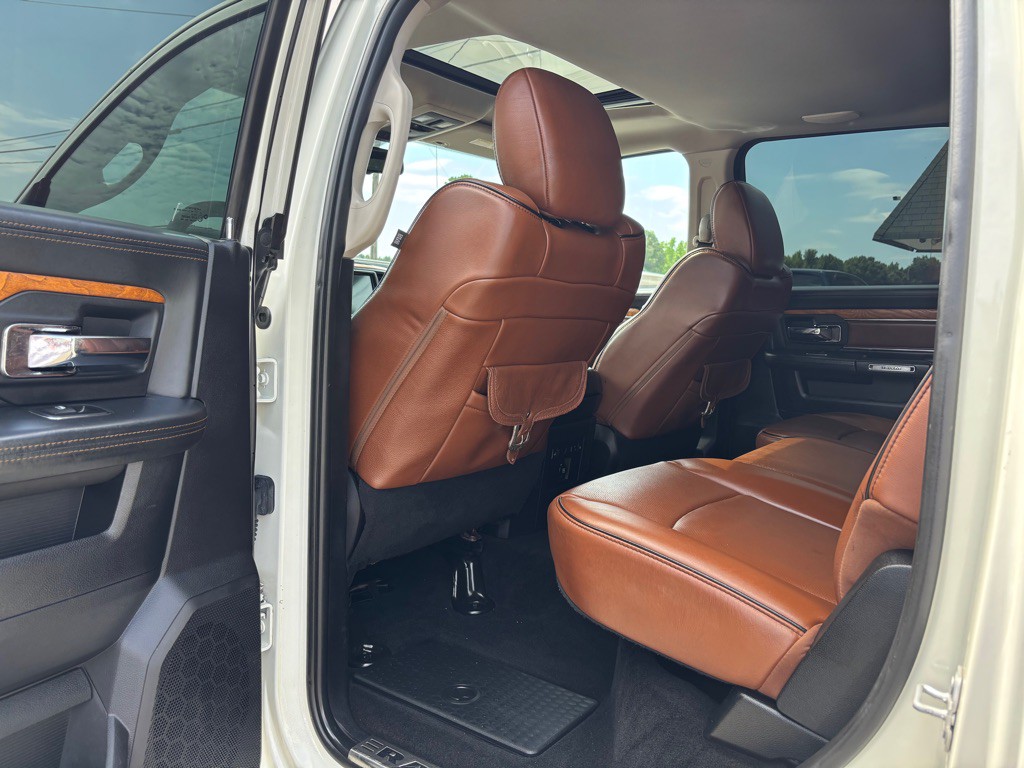 2017 RAM 3500 Image 28