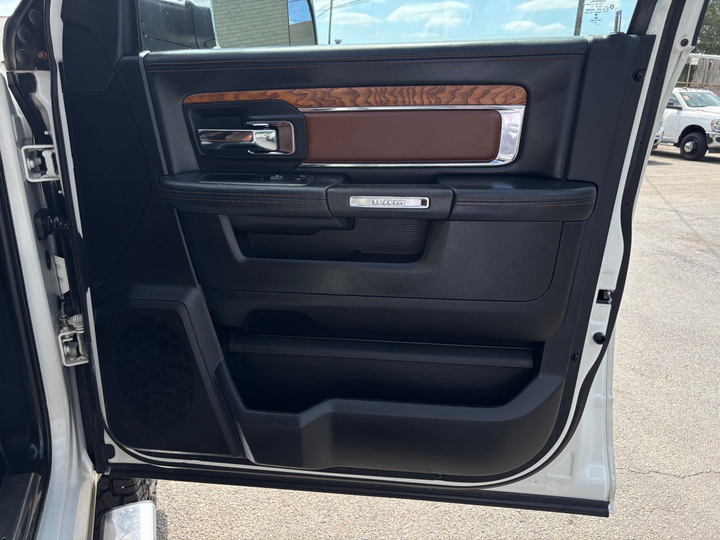 2017 RAM 3500 Image 34