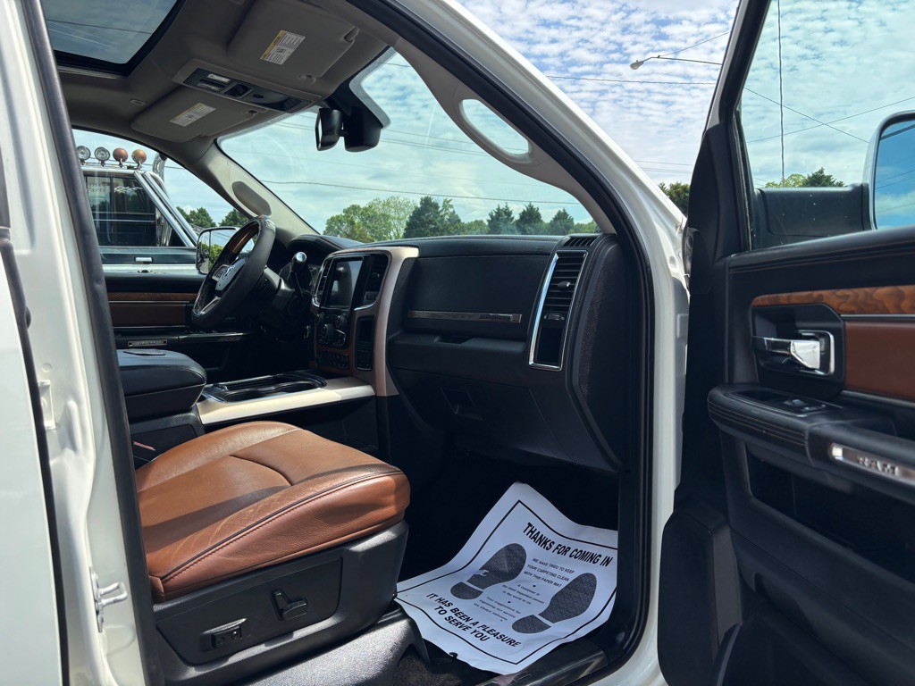 2017 RAM 3500 Image 36