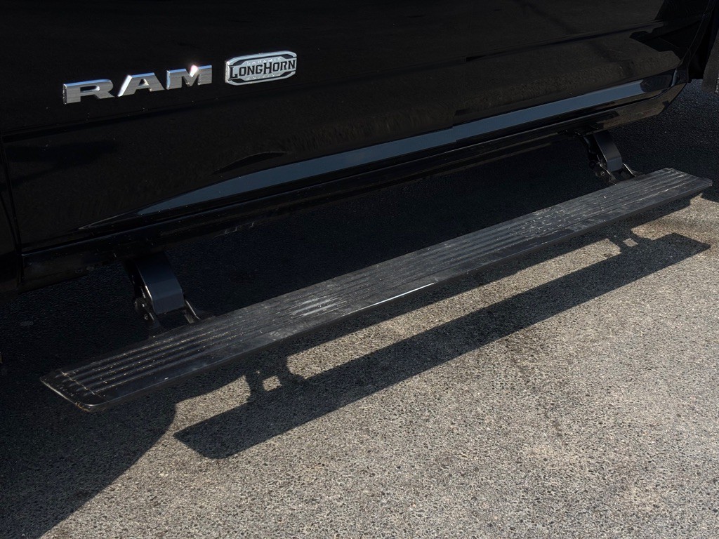 2020 RAM 3500 Image 21