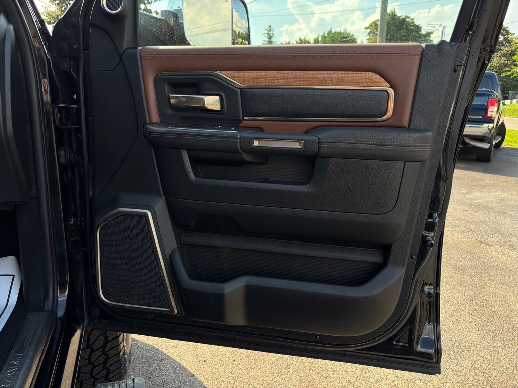 2020 RAM 3500 Image 39