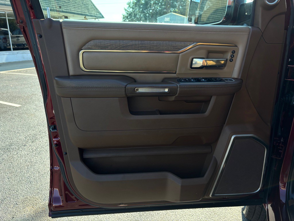 2021 RAM 3500 Image 18