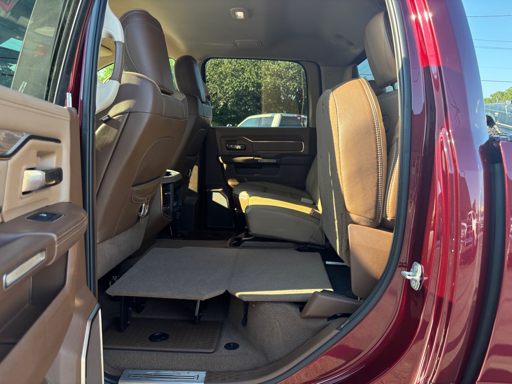 2021 RAM 3500 Image 30