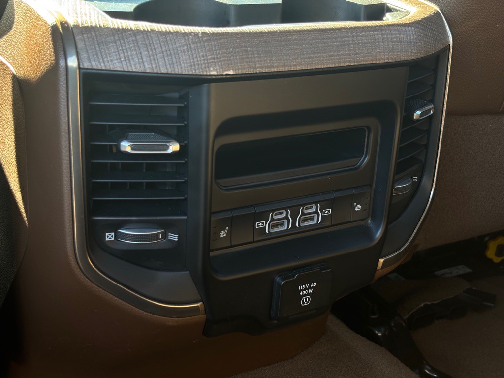2021 RAM 3500 Image 37