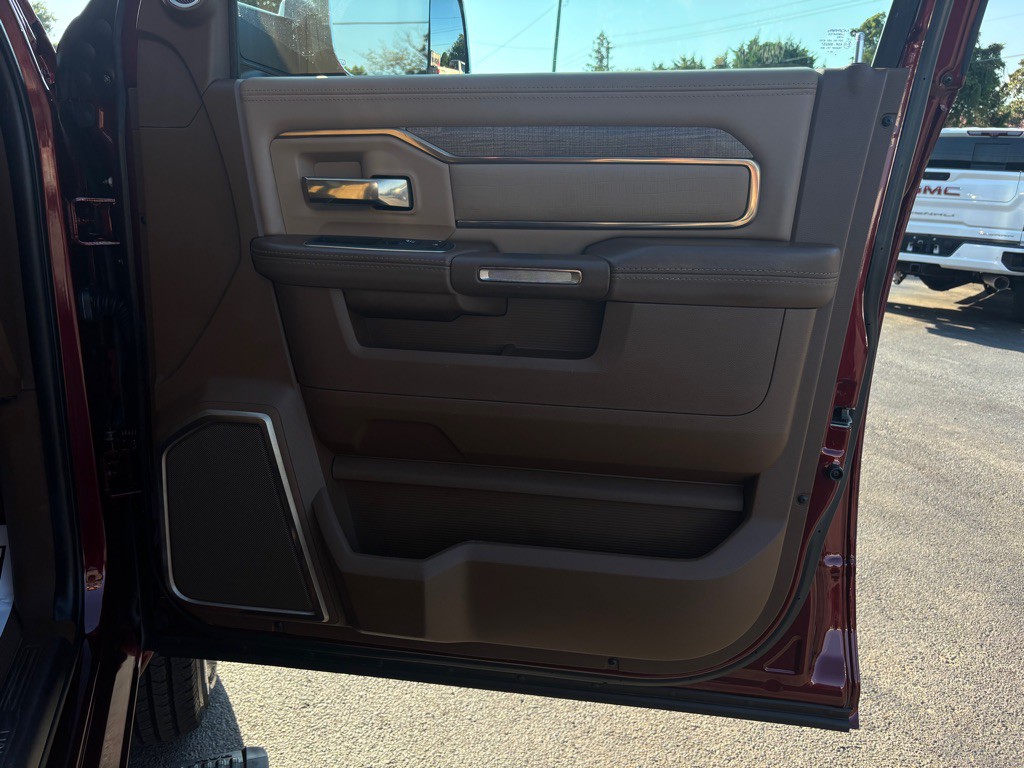 2021 RAM 3500 Image 41