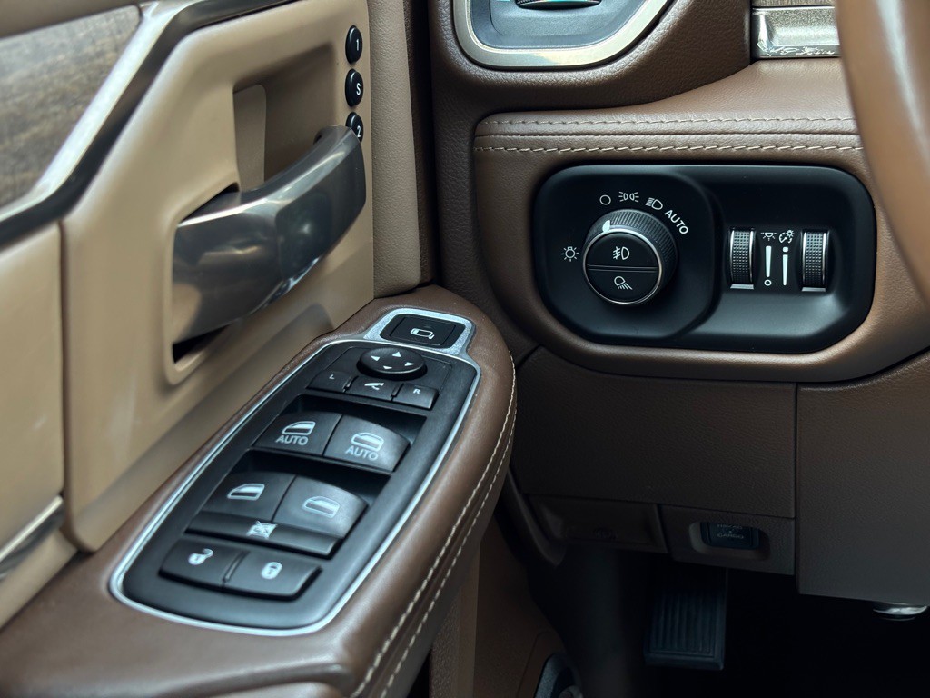 2021 RAM 3500 Image 48