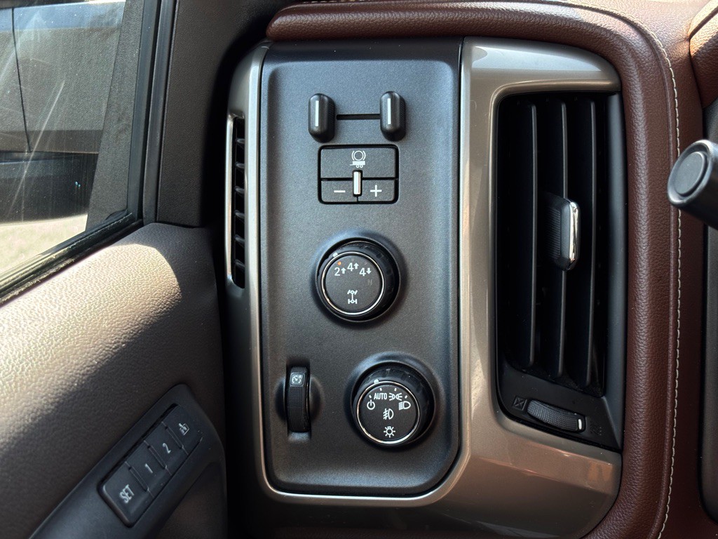 2018 Chevrolet Silverado 1500 Image 32