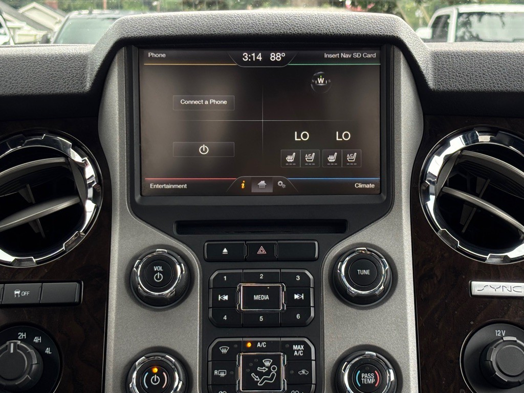 2015 Ford F-250 Image 38