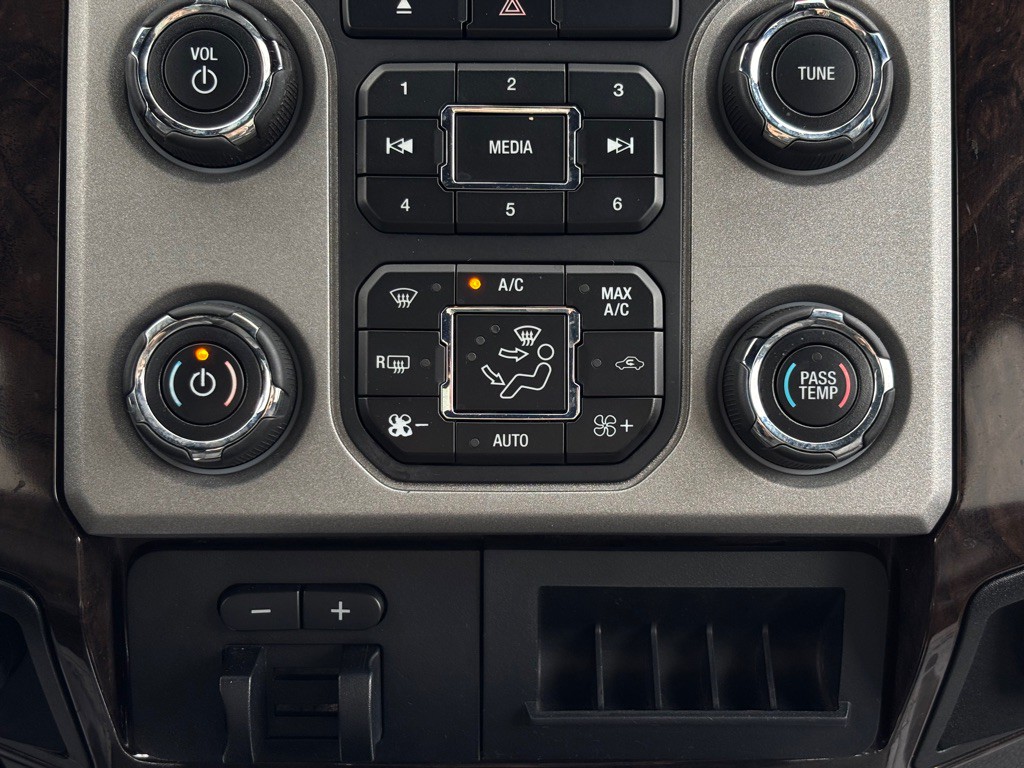 2015 Ford F-250 Image 39