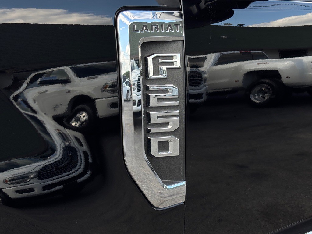 2021 Ford F-250 Image 11