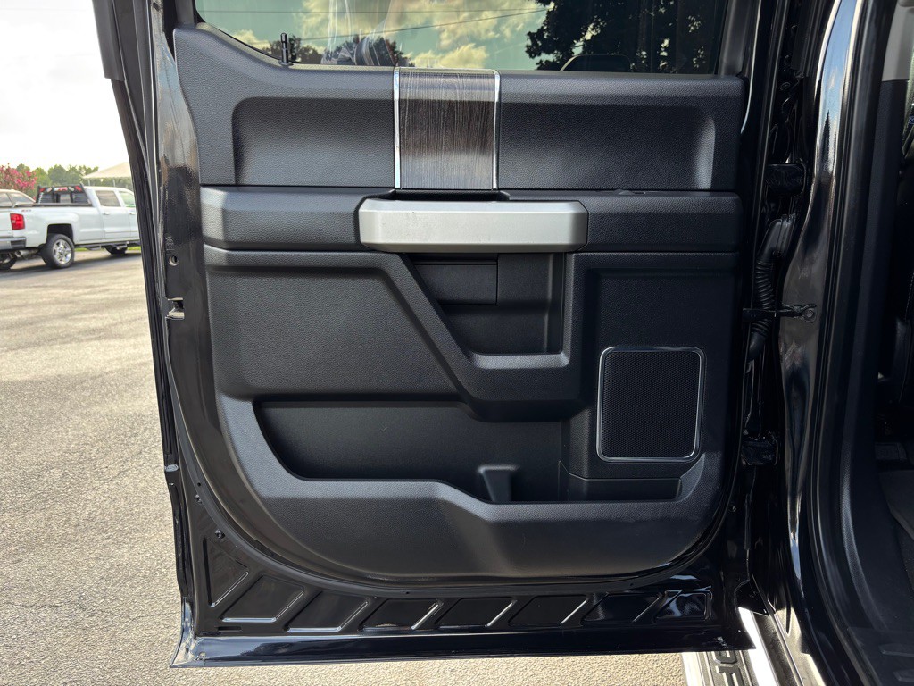 2021 Ford F-250 Image 21
