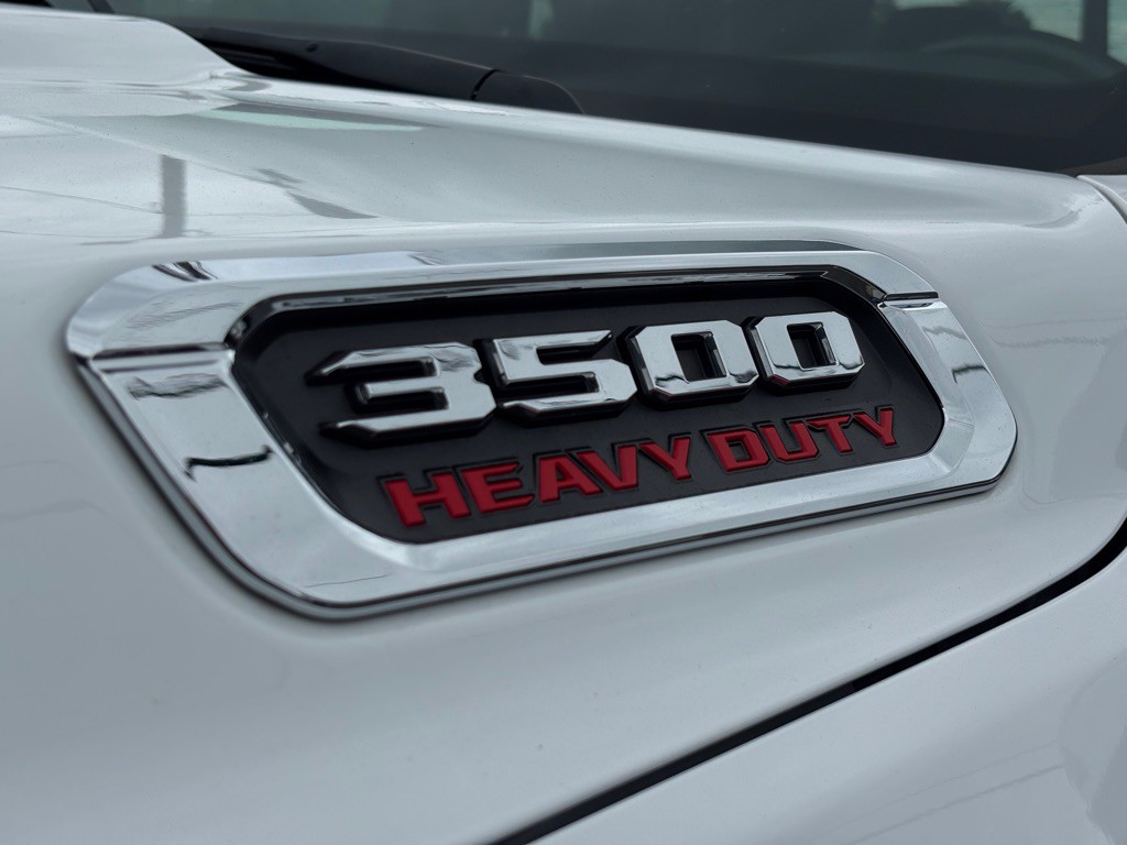 2021 RAM 3500 Image 11