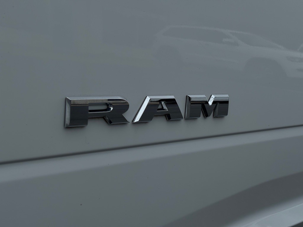 2021 RAM 3500 Image 13