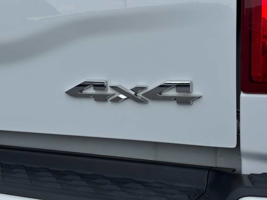 2021 RAM 3500 Image 16