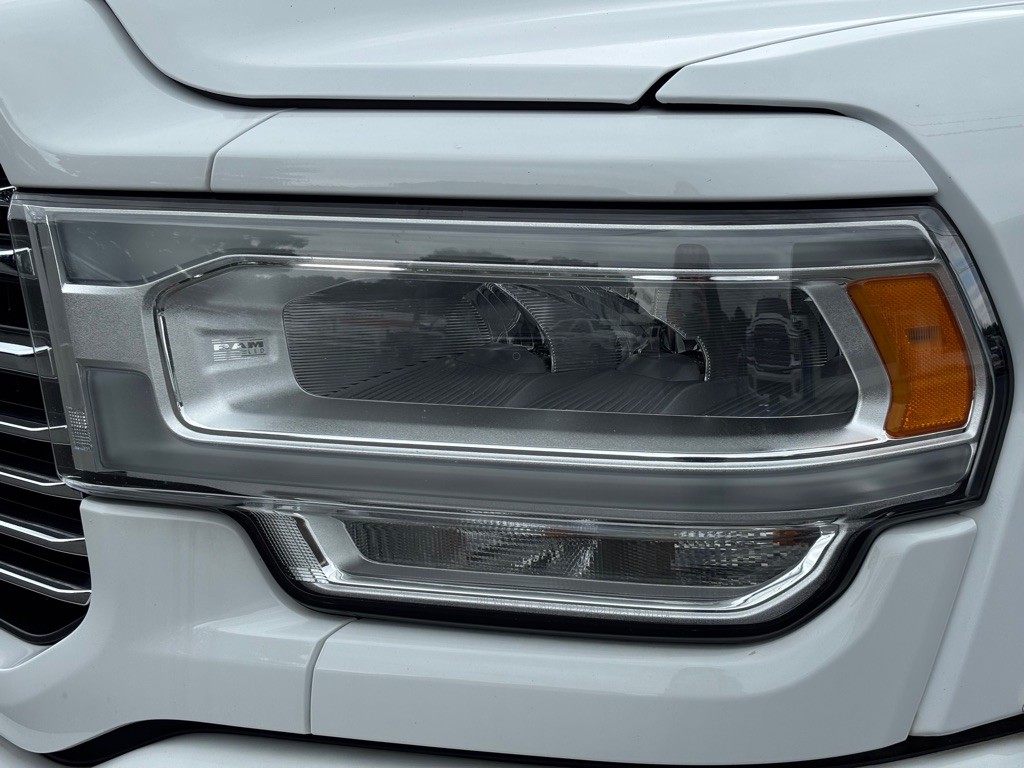 2021 RAM 3500 Image 17