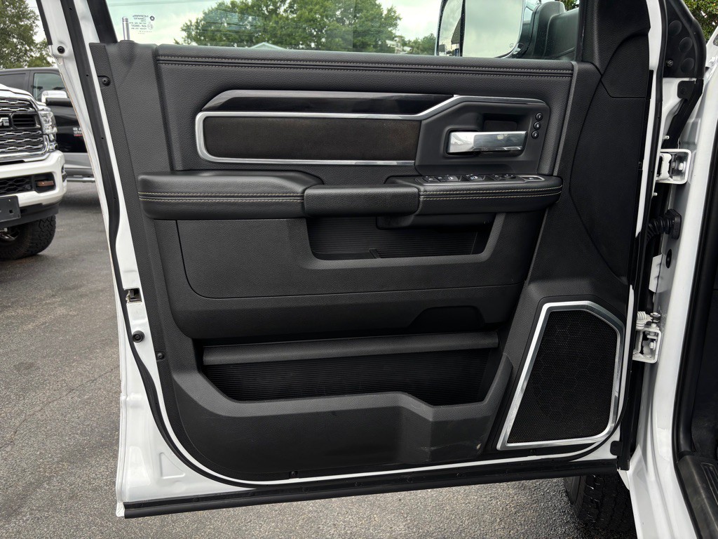 2021 RAM 3500 Image 18