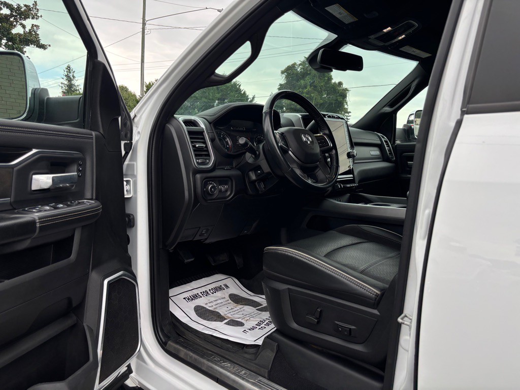 2021 RAM 3500 Image 22