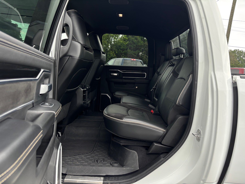 2021 RAM 3500 Image 25