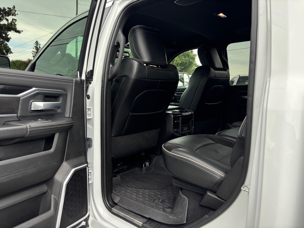 2021 RAM 3500 Image 33