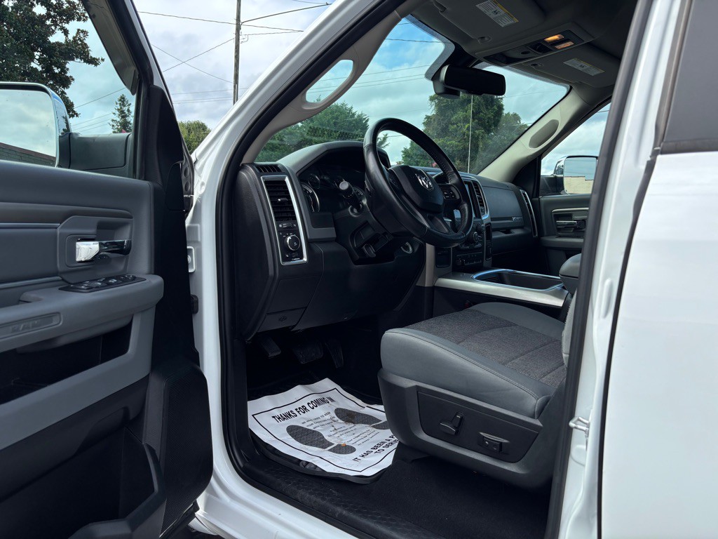 2018 RAM 3500 Image 16