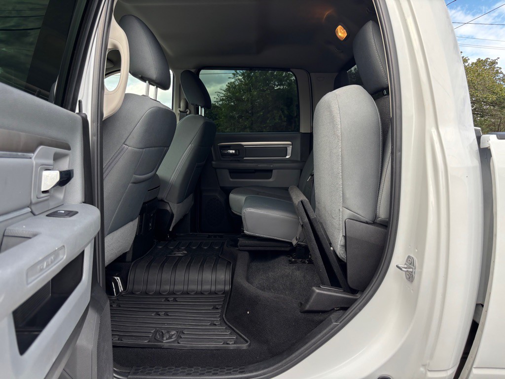 2018 RAM 3500 Image 25