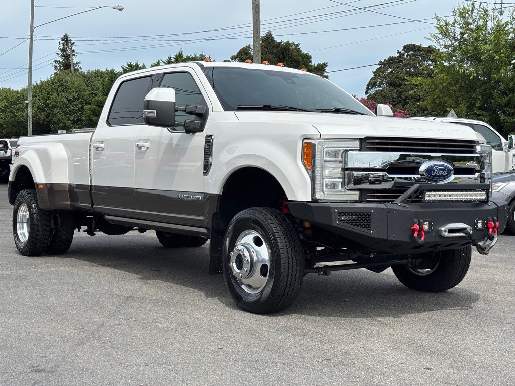 2017 Ford F-350 Image 2