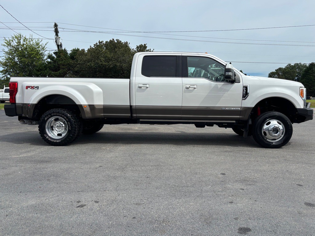 2017 Ford F-350 Image 3