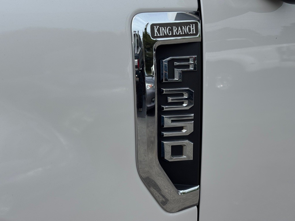 2017 Ford F-350 Image 9