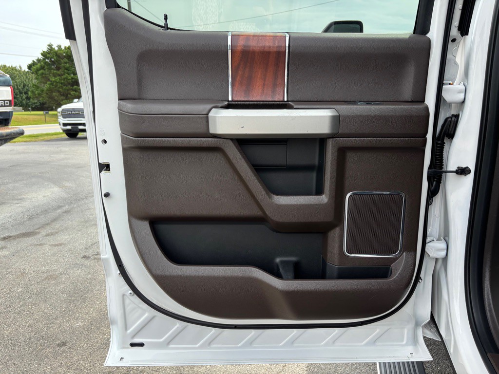 2017 Ford F-350 Image 21