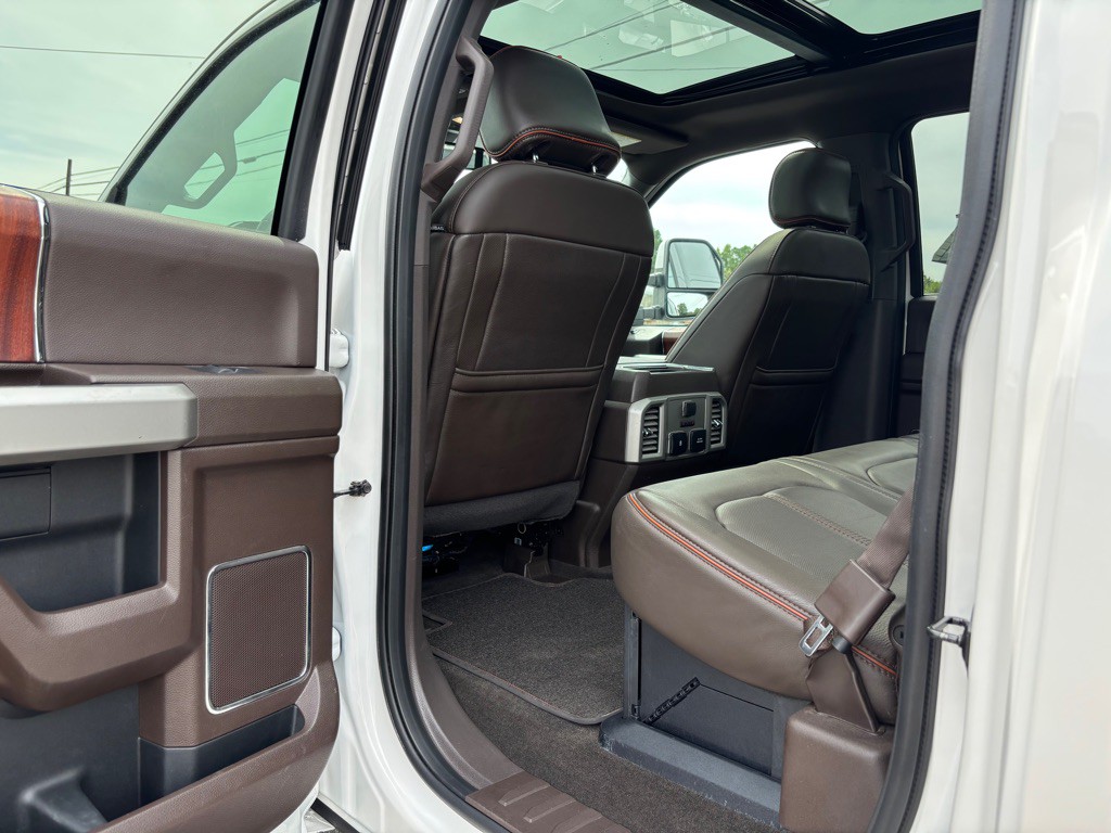 2017 Ford F-350 Image 25
