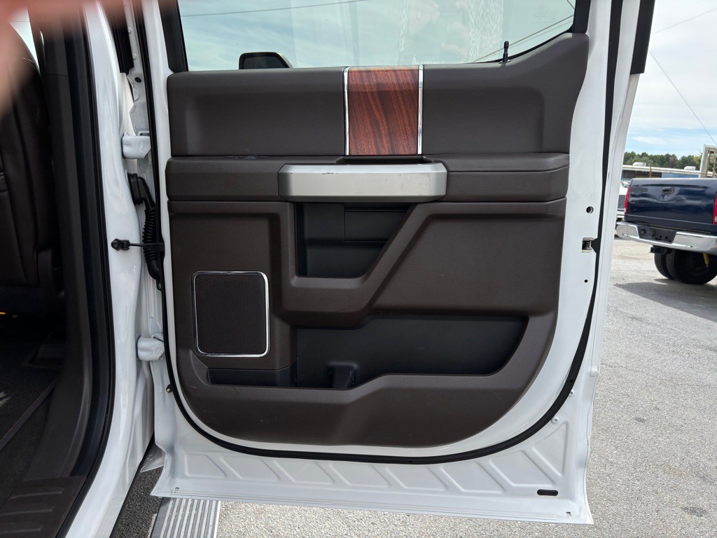 2017 Ford F-350 Image 27