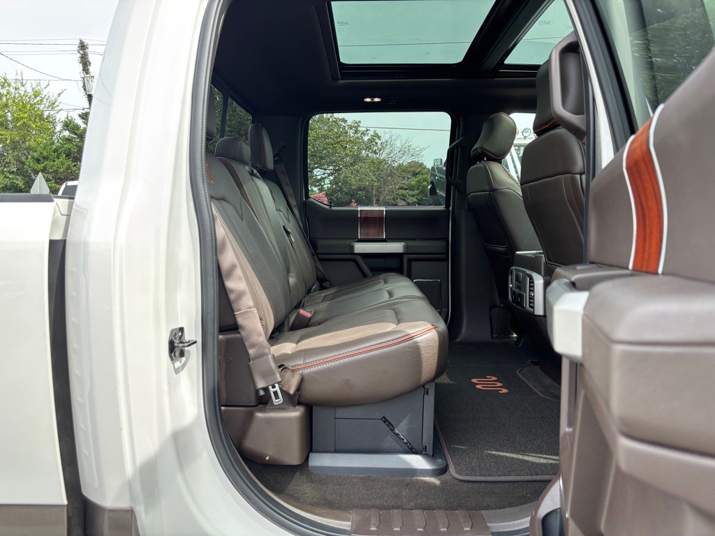 2017 Ford F-350 Image 28