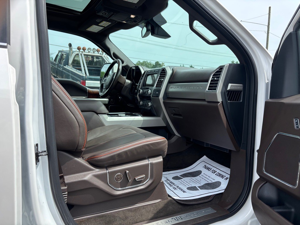 2017 Ford F-350 Image 32