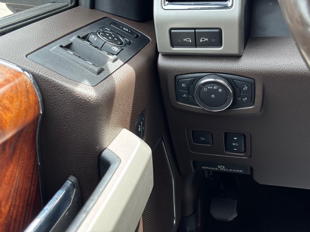 2017 Ford F-350 Image 35