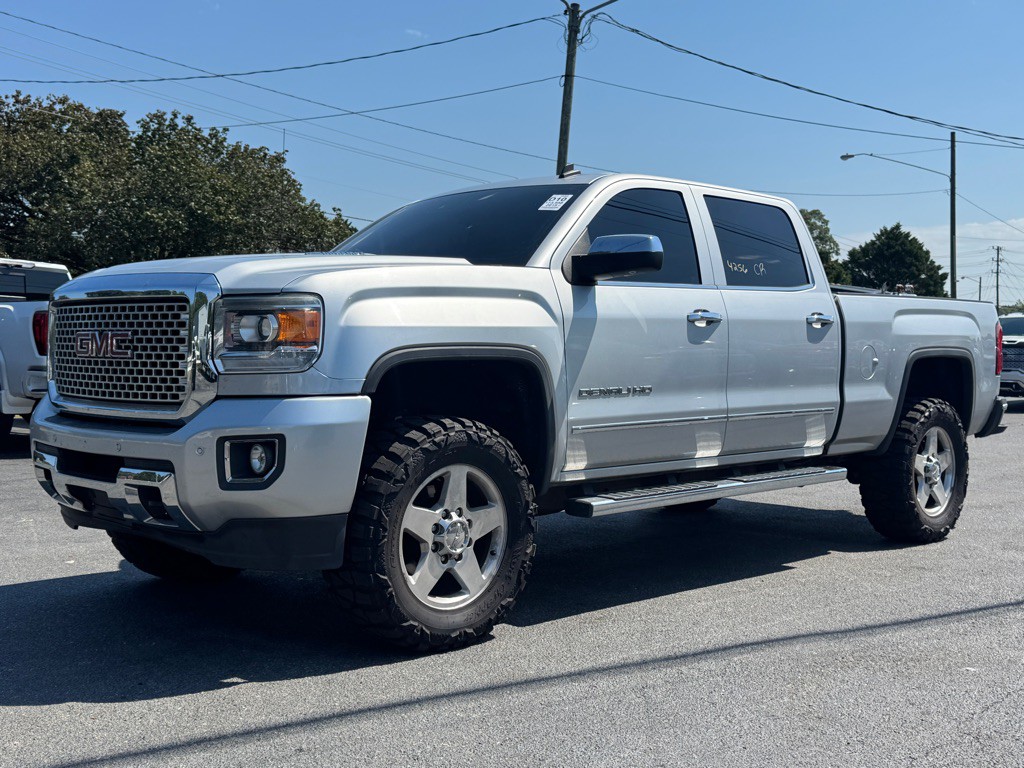 2015 GMC Sierra Image 1