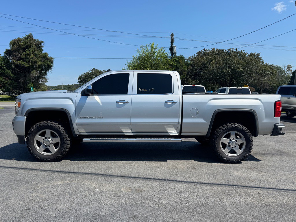 2015 GMC Sierra Image 2