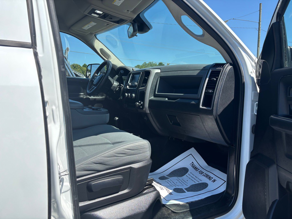 2015 RAM 2500 Image 28