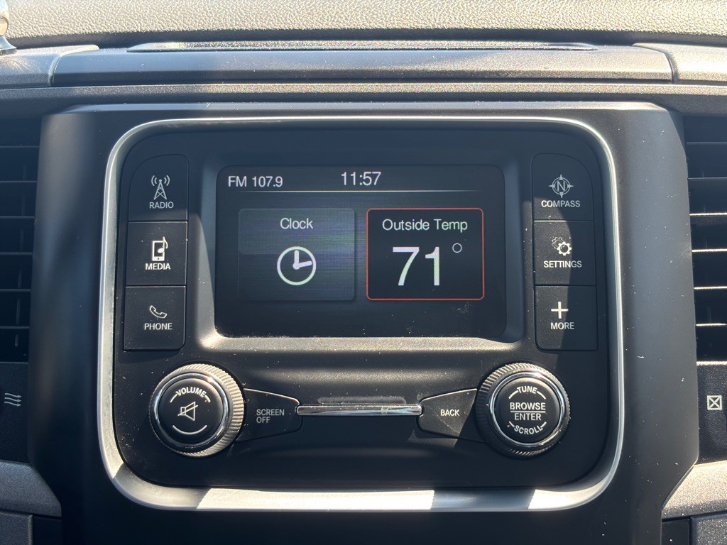 2015 RAM 2500 Image 38