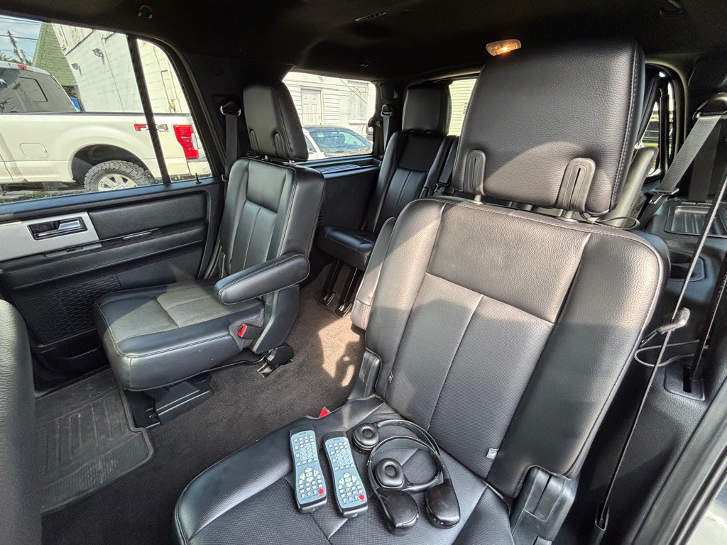 2016 Ford Expedition Image 9