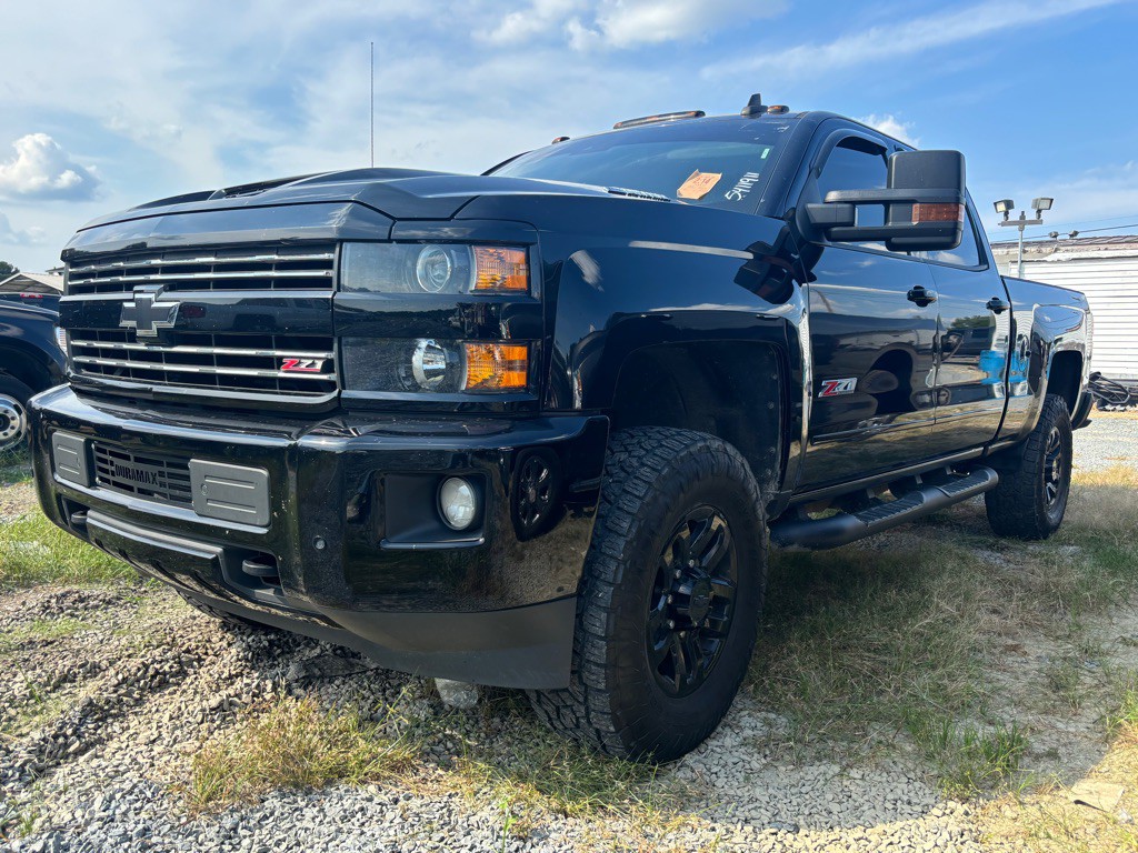 2019 Chevrolet Silverado 1500 Image 2